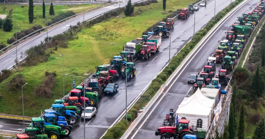 Σχέδιο Β για την αποκατάσταση της κυκλοφορίας αν δεν υπάρξει διάλογος με τους αγρότες