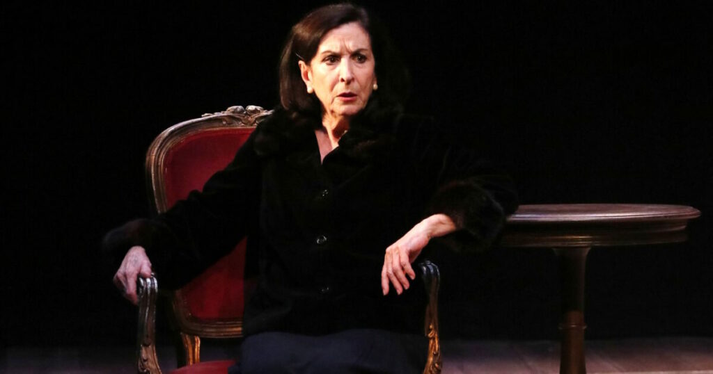 Νένα Μεντή: «Έχασα τρία παιδιά από τοξόπλασμα, έφαγα κρέας που είχε γλύψει γάτα»