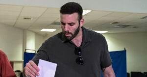 Κυβέρνηση για Νίκο Παππά: Αμετανόητος και επιθετικός