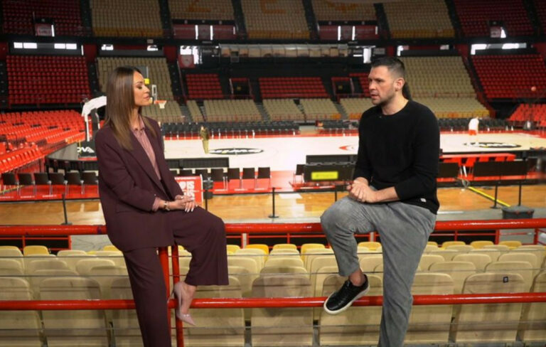 Κώστας Παπανικολάου: «Νιώθω τύψεις για την απουσία μου από την οικογένεια»