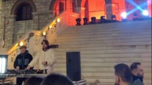 Γαλάτσι: Πολιτική αντιπαράθεση για το πάρτι στην πλατεία εκκλησίας