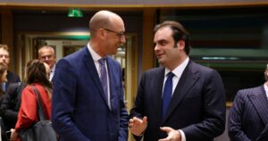 Η εκλογή Πιερρακάκη στο Eurogroup και η ήττα του Βαν Πέτεγκεμ
