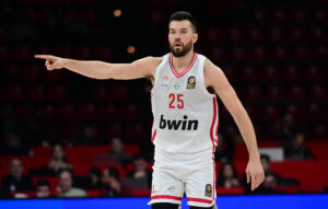 Φωτιά στο εστιατόριο του Άλεκ Πίτερς στο Μικρολίμανο