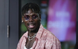 Ο Πογκμπά επενδύει στον κόσμο των καμηλοδρομιών