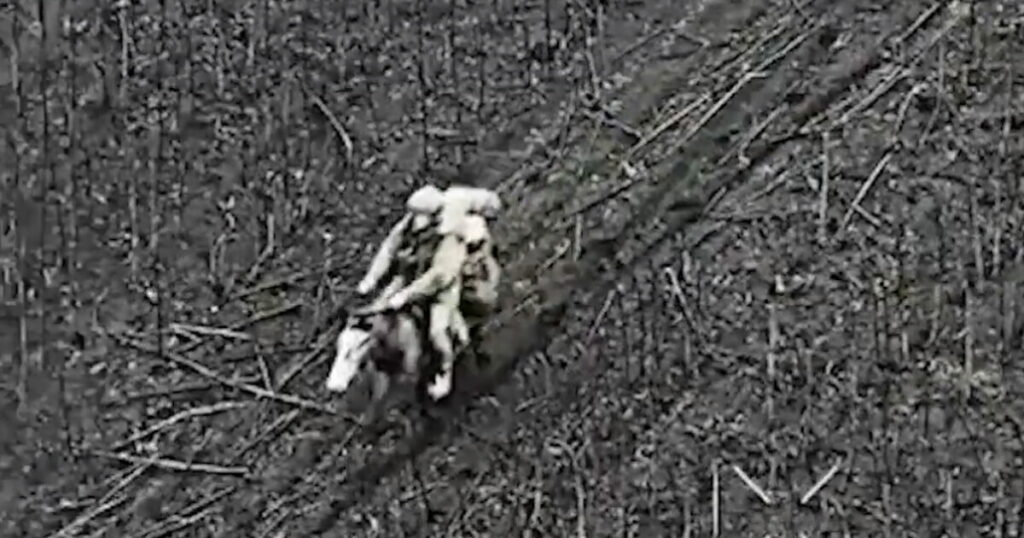 Ουκρανία: Ρώσοι στρατιώτες εντοπίστηκαν να ιππεύουν άλογα κοντά στην πρώτη γραμμή