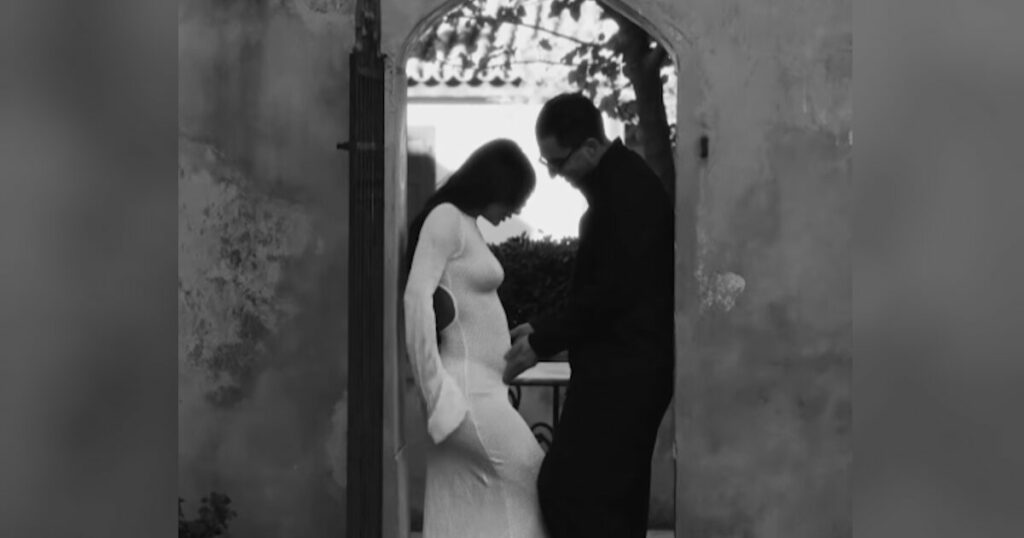 Ο Σάκης Κατσούλης και η Μαριαλένα Ρουμελιώτη περιμένουν το πρώτο τους παιδί