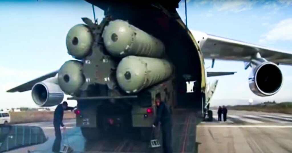 Η Τουρκία εξετάζει την επιστροφή των S-400 στη Ρωσία