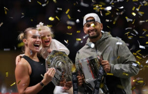 Νίκη για τον Νικ Κύργιο απέναντι στην Αρίνα Σαμπαλένκα στο Battle of the Sexes