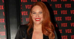 Σίσσυ Χρηστίδου: «Αγκάλιασα μία κυρία στο αεροδρόμιο που έκλαιγε»