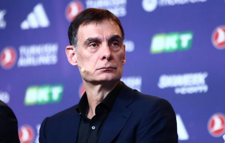 Ο Μπαρτζώκας «έκοψε» τον Σίλβα και οι Αγγελόπουλοι πληρώνουν τη ρήτρα