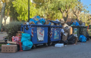 Αφόρητη η κατάσταση με τα σκουπίδια στου Ζωγράφου