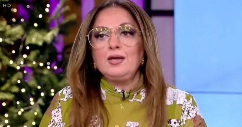 Σοφία Μουτίδου: Καυστική κριτική για την απόλυση Παπαδόπουλου