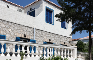 Πόθεν Έσχες: Δήμαρχος Σπετσών δηλώνει 1.300.000 ευρώ σε καταθέσεις