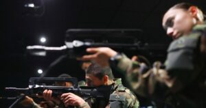 Politico: Η Γαλλία πρέπει να ανακτήσει τον ηγετικό της ρόλο στην Ευρώπη