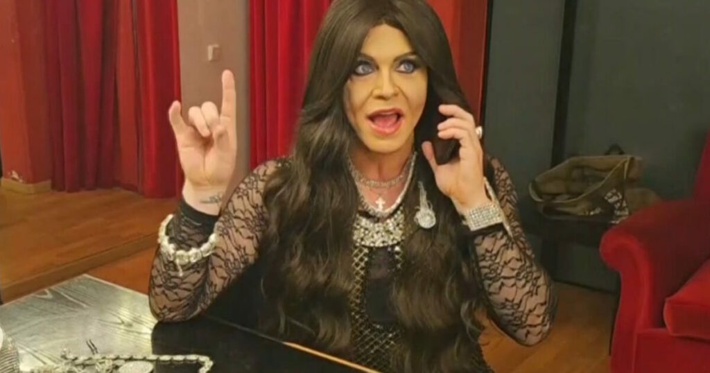 Ο Τάκης Ζαχαράτος ως Κίμπερλι Γκιλφόιλ αποκαλύπτει την αγάπη του για την Ελλάδα