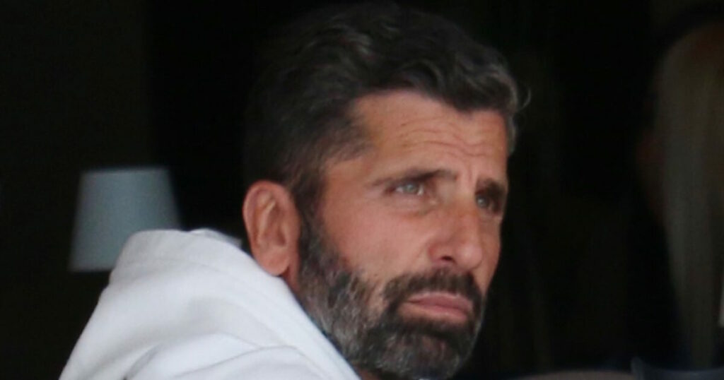 Ο Θανάσης Βισκαδουράκης μιλά για τα παιδικά του χρόνια και το χιούμορ