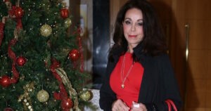 Η Βούλα Πατουλίδου μιλά για τα πρώτα Χριστούγεννα χωρίς τον σύζυγό της