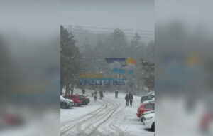 Διακοπή κυκλοφορίας στην Πάρνηθα λόγω χιονόπτωσης