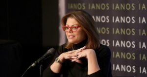 Χριστίνα Βίδου: «Ο σύντροφός μου σκοτώθηκε σε τροχαίο, βρήκα διέξοδο στο φαγητό»