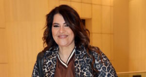 Κατερίνα Ζαρίφη: «Δεν θα γίνει γάμος με νυφικά, θα κάνουμε το γλέντι»