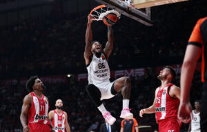 Το έξυπνο σχέδιο Αγγελόπουλων για τον Τζόουνς