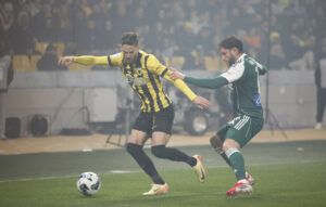 ΑΕΚ – Παναθηναϊκός: Γκολ από Γιόβιτς στο 15′