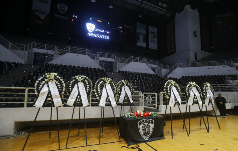 Συγκίνηση στο Παλατάκι: 7 στεφάνια για τους αδικοχαμένους οπαδούς του ΠΑΟΚ