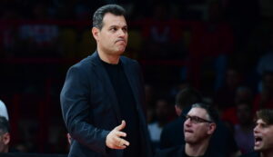 Σπάνια ερώτηση του ιδιοκτήτη της Χάποελ στον Ιτούδη στη συνέντευξη Τύπου