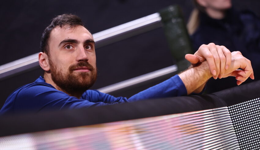 Ο Ολυμπιακός υποδέχεται την Μπάγερν με Μιλουτίνοφ στη δωδεκάδα