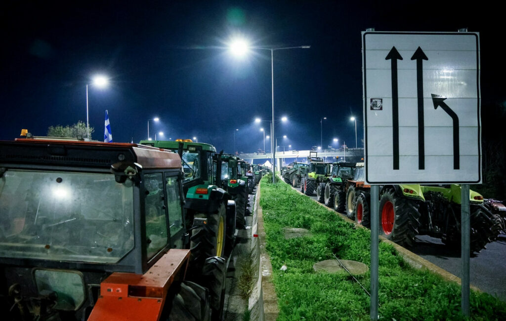 Αποχώρηση αγροτών από το μπλόκο της Νίκαιας, παραμένουν στα Μάλγαρα