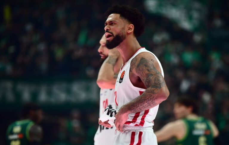 Ολυμπιακός – Παναθηναϊκός 87-82: Νίκη με ηγέτες Ντόρσεϊ και Βεζένκοφ