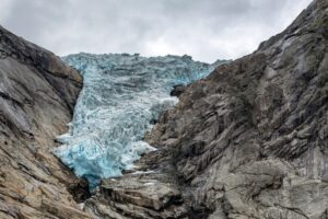 Αρχαίος πάγος και σύγχρονη ρύπανση ενώνουν δυνάμεις στην εξάπλωση αντοχής στα αντιβιοτικά