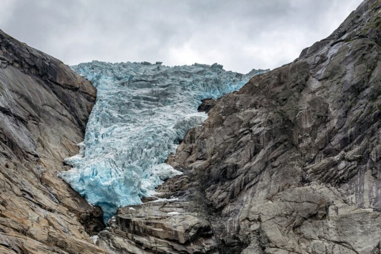 Αρχαίος πάγος και σύγχρονη ρύπανση ενώνουν δυνάμεις στην εξάπλωση αντοχής στα αντιβιοτικά