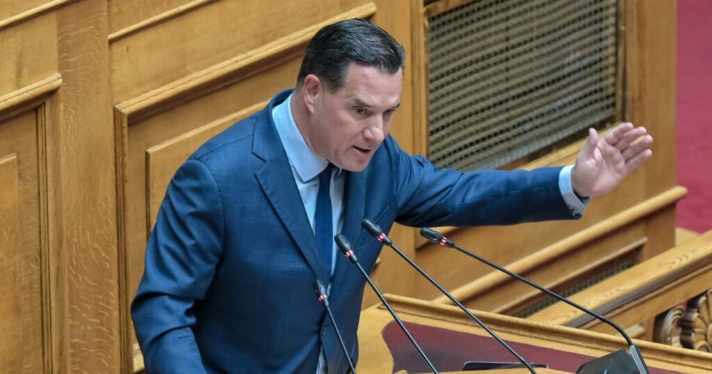 Γεωργιάδης απαντά σε Βαρουφάκη για τις δηλώσεις περί ναρκωτικών