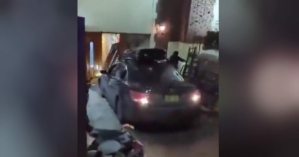 Νέα Υόρκη: Οδηγός χτυπάει τη συναγωγή - Κατηγορείται για έγκλημα μίσους