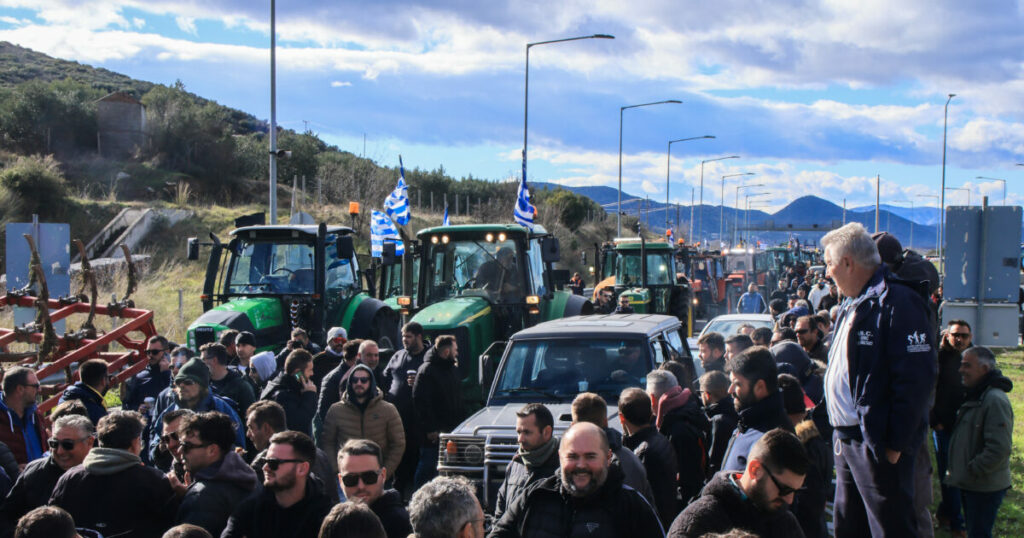 Το ΠΑΣΟΚ στηρίζει τους αγρότες ενόψει της συνάντησης με τον Μητσοτάκη