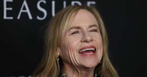 Ο Εντ Χάρις επαινεί τη σύζυγό του Έιμι Μάντιγκαν για την υποψηφιότητά της