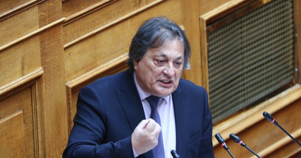 Αλέξανδρος Αυλωνίτης: Αποχωρεί από το Κίνημα Δημοκρατίας με σφοδρή κριτική