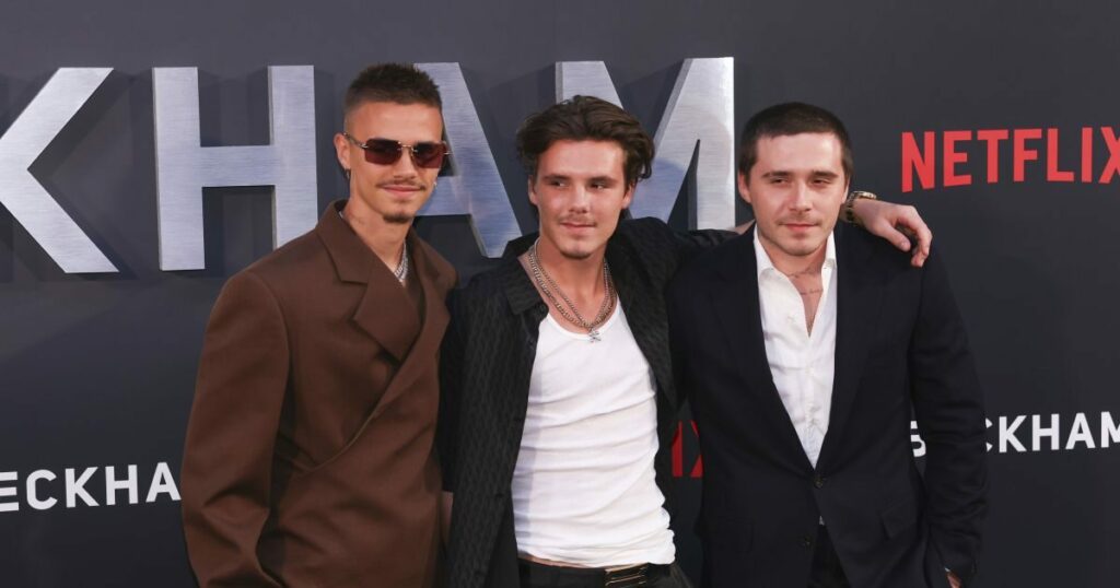 Κρουζ και Ρομέο Μπέκαμ στέλνουν μήνυμα στον αδελφό τους Μπρούκλιν