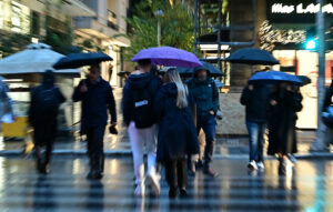 Χαλάει ξανά ο καιρός: Έρχονται βροχές και αφρικανική σκόνη