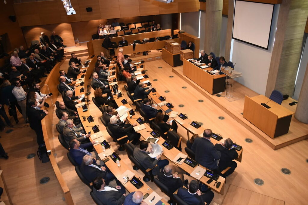 Δ. Θεσσαλονίκης: Καταγγελίες για παρασκηνιακές συναλλαγές και αίτημα παραίτησης Αηδονόπουλου