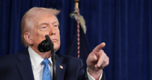 Ο Τραμπ απειλεί με στρατιωτική επιχείρηση κατά της Κολομβίας