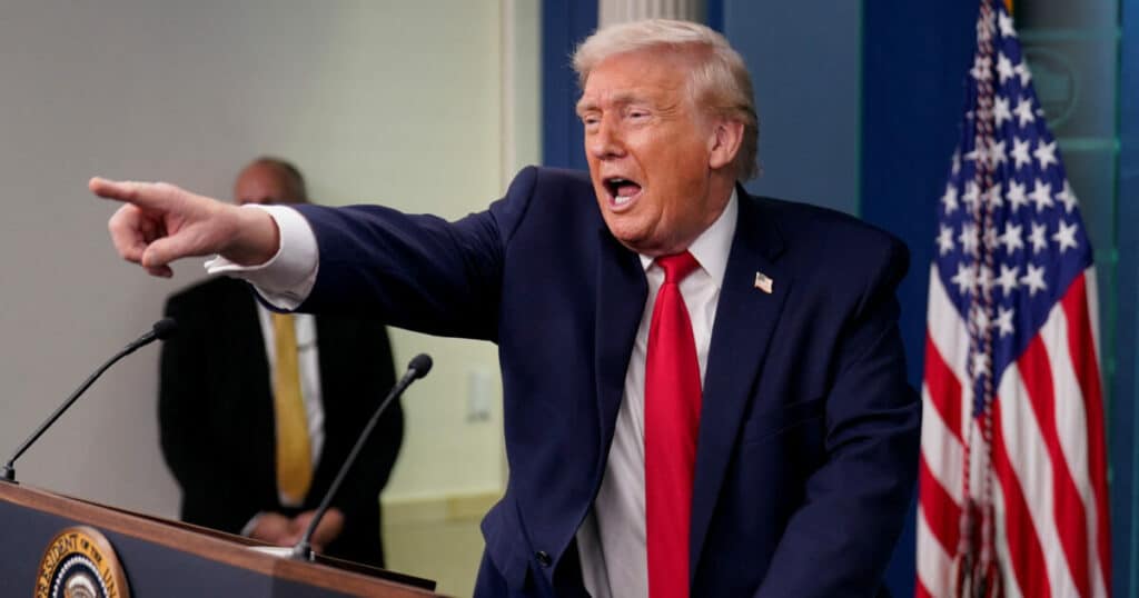 Ο Ντόναλντ Τραμπ χλεύασε τους Ευρωπαίους πριν το Ντάβος