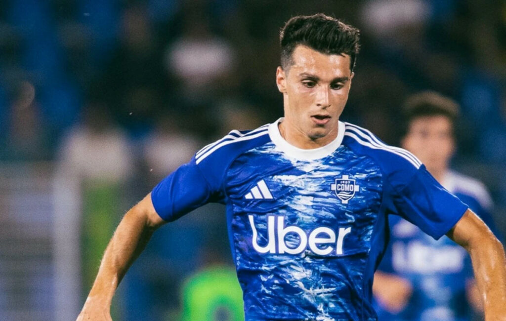 Ο Φάμπρεγας αποθέωσε τον Δουβίκα – «Προσφέρει τεράστια βοήθεια»