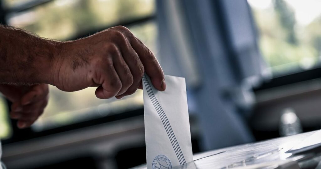 Δημοσκόπηση Interview: Στο 26,9% η ΝΔ στην πρόθεση ψήφου