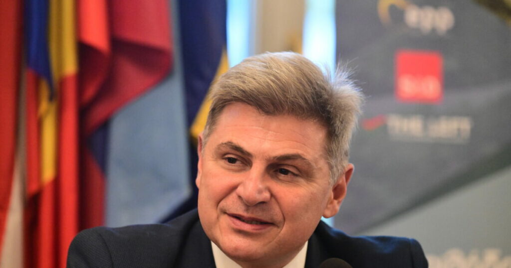 Νικόλας Φαραντούρης: Δεν παραδίδω την έδρα, λογοδοτώ στους πολίτες