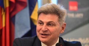 Νίκος Φαραντούρης: Αμφιβολίες για το μέλλον του ΣΥΡΙΖΑ στην Ευρώπη