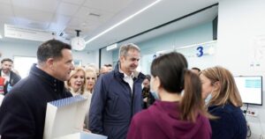 Επίσκεψη Μητσοτάκη και Γεωργιάδη στο Νοσοκομείο «Γ. Γεννηματάς»