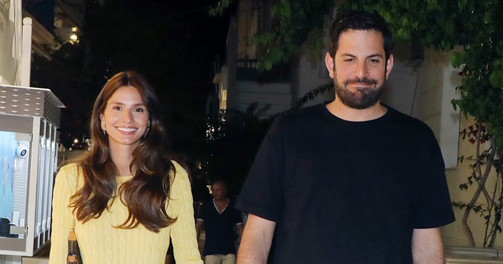 Η Ηλιάνα Παπαγεωργίου γιορτάζει με τον αρραβωνιαστικό της Γιάννη Καραβασάνη