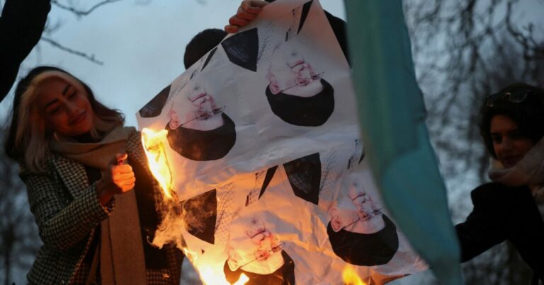 Αναμένοντας την αντίδραση του Τραμπ για το Ιράν: Μια κρίσιμη στιγμή